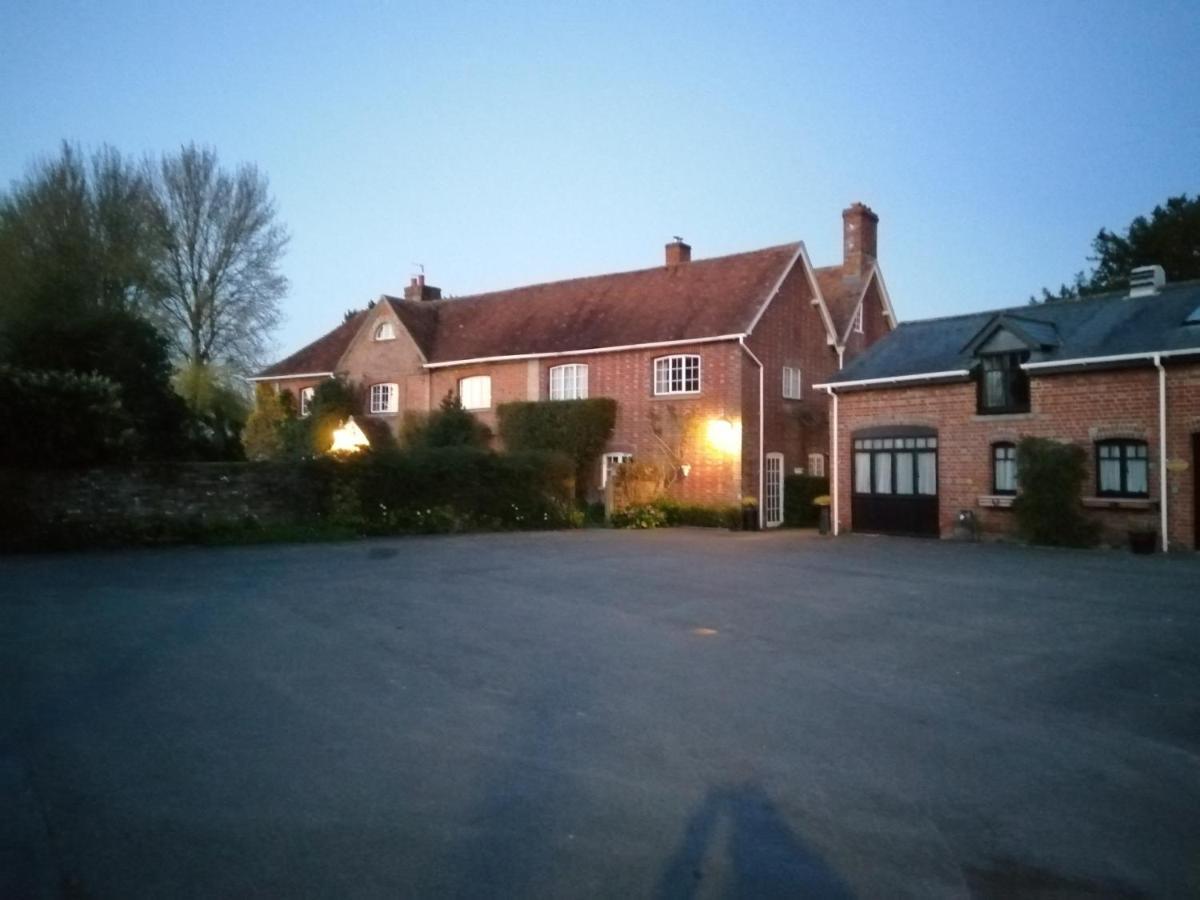 Bridge Farmhouse - Eight Ensuite Bedrooms Salisbury Exterior photo