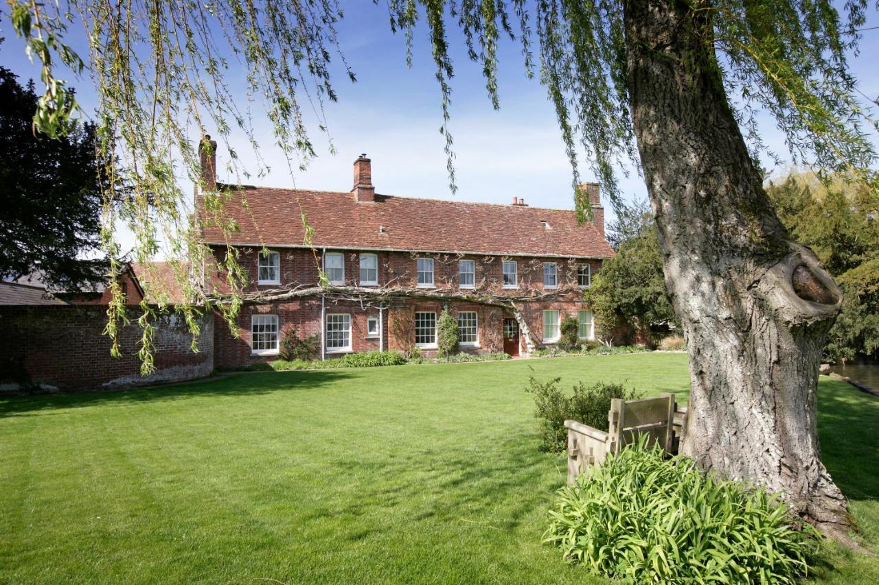 Bridge Farmhouse - Eight Ensuite Bedrooms Salisbury Exterior photo