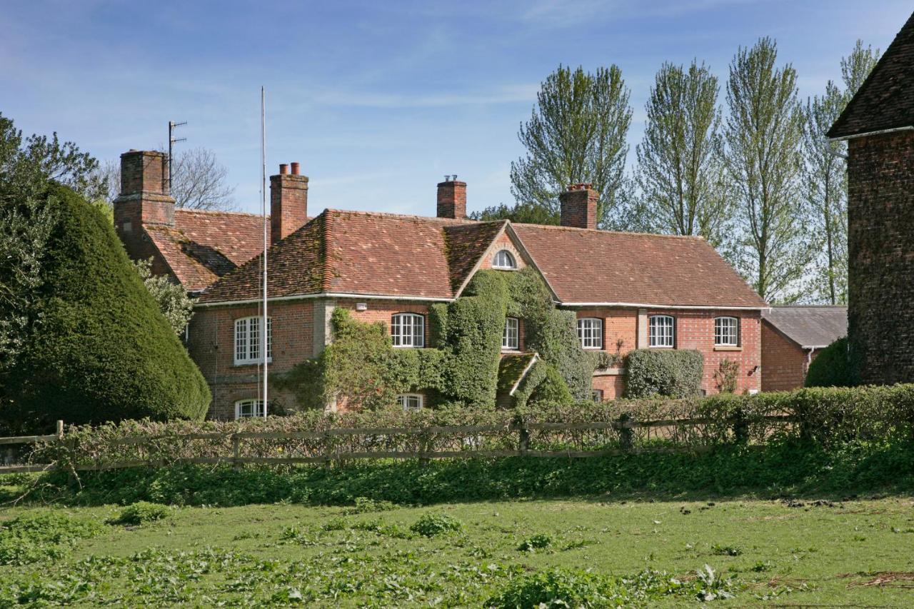Bridge Farmhouse - Eight Ensuite Bedrooms Salisbury Exterior photo